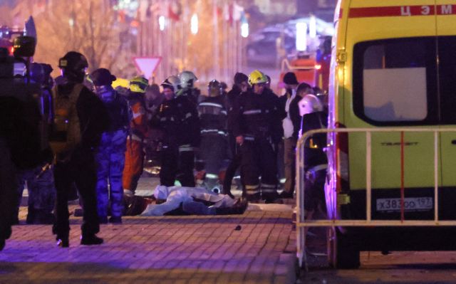 Τουλάχιστον 62 νεκροί και 115 τραυματίες στο μακελειό της Μόσχας