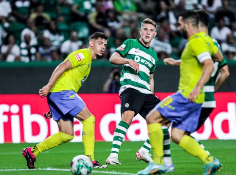 Ασιατικά με τις γνωστές, κεφαλιές & κάρτες