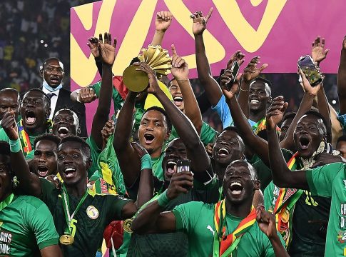 Σκάνδαλο στο Καμερούν: 62 ποδοσφαισριστές τιμωρήθηκαν για απάτη σχετικά με την ηλικία τους