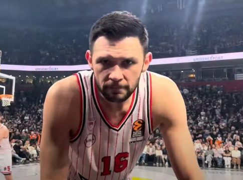 Το τελετουργικό με… guest τον Μιλουτίνοφ, το βλέμμα του αρχηγού στην κάμερα και τα πανηγύρια του πάγκου στην λήξη του αγώνα (vid)