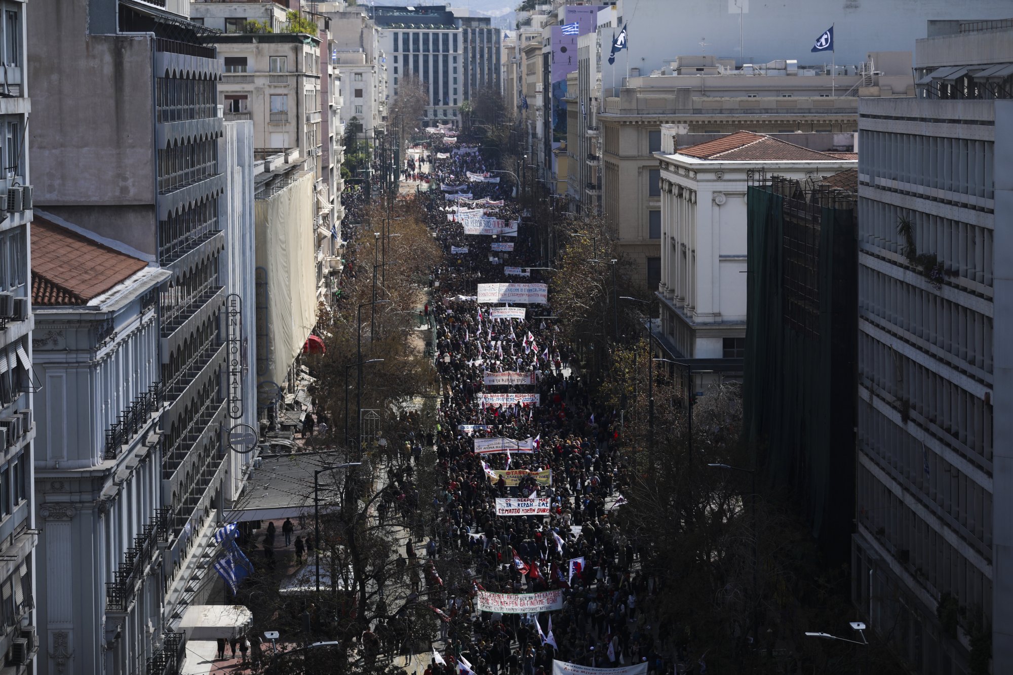 Γενική απεργία σήμερα: Οι εργαζόμενοι διαδηλώνουν για μισθούς και ΣΣΕ – Ακινητοποιημένα Μετρό, Ηλεκτρικός, Τραμ