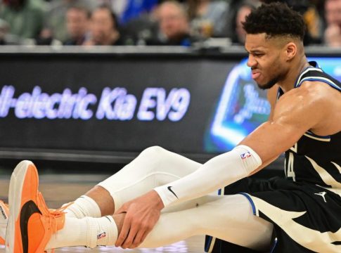 Αμφίβολος ο Αντετοκούνμπο για το Game 1 με τους Πέισερς