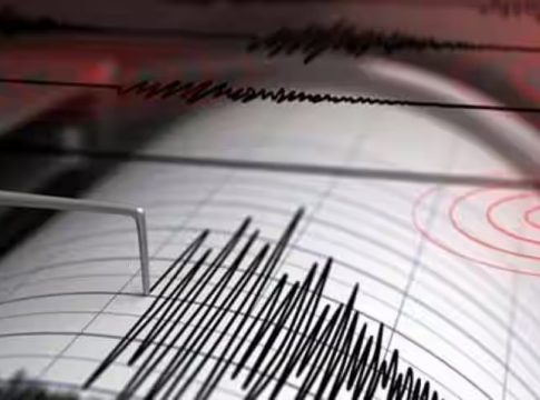 Νέος ισχυρός σεισμός ταρακούνησε την Εύβοια