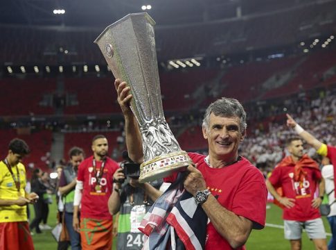 Η ανάρτηση της UEFA με τους τροπαιούχους Μεντιλίμπαρ και Έμερι (pic)