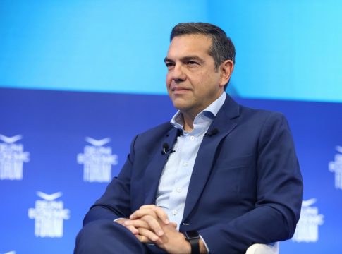 Τσίπρας: «Ο Μητσοτάκης τρέχει μόνος του και κινδυνεύει να βγει δεύτερος»