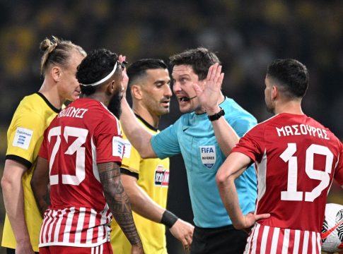 Ο Γιουνγκ τα έκανε «θάλασσα» με τις κάρτες