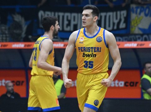 Ραντεβού με την ιστορία το Περιστέρι απέναντι στην Τενερίφη