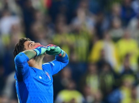 «Ο ήρωάς μου, ιπτάμενος αδερφός – Είσαι χταπόδι»: Απίστευτη αποθέωση για Τζολάκη! (pics)