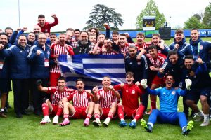 &Eta; &sigma;&iota;&gamma;&omicron;&upsilon;&rho;&iota;ά &alpha;&pi;ό &tau;&omicron; &pi;&rho;ώ&tau;&omicron; &lambda;&epsilon;&pi;&tau;ό, &eta; &omicron;&mu;&iota;&lambda;ί&alpha; &sigma;&tau;&alpha; &pi;έ&nu;&alpha;&lambda;&tau;&iota;, &eta; &alpha;&gamma;&omega;&nu;ί&alpha; &tau;&omicron;&upsilon; &Mu;&alpha;&rho;&iota;&nu;ά&kappa;&eta; &kappa;&alpha;&iota; &eta; &Mu;ί&lambda;&alpha;&nu; &pi;&omicron;&upsilon; &pi;&rho;&omicron;&tau;&iota;&mu;&omicron;ύ&sigma;&alpha;&nu; &omicron;&iota; &epsilon;&rho;&upsilon;&theta;&rho;ό&lambda;&epsilon;&upsilon;&kappa;&omicron;&iota;