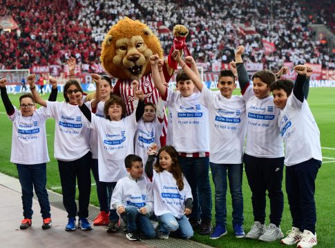 Μήνυμα για την προστασία του περιβάλλοντος στα ελληνικά γήπεδα από τη Stoiximan, τη Super League και τη We4All