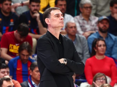 «Να και ο σκακιστής»: Μυθική υπόκλιση στον Μπαρτζώκα! (vid)