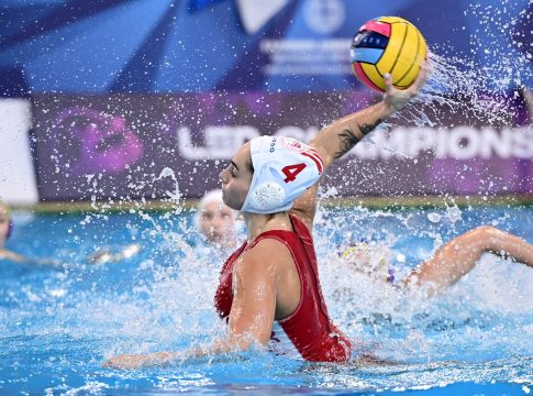 Ολυμπιακός – Ματαρό 16-12: Όλη η Ευρώπη ερυθρόλευκη – Στον τελικό και τα κορίτσια του Θρύλου!