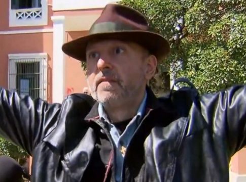 Αλεξανδρούπολη: Ο καθηγητής που κατηγορείται για παρενόχληση έστησε σόου – «Θέλω συνέντευξη»