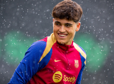 H Mπαρτσελόνα «δένει» τον Κουμπαρσί με νέο συμβόλαιο και ρήτρα 1 δις