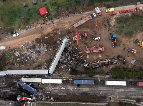 Τέμπη: Διαγράφηκαν «ανεξήγητα» 11 λεπτά συνομιλιών πριν το δυστύχημα, λέει η οικογένεια του μηχανοδηγού