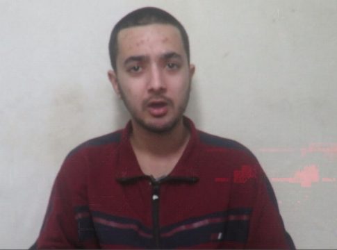 Ισραήλ: Όμηρος της Χαμάς εμφανίζεται σε βίντεο με ακρωτηριασμένο χέρι – «Ο στρατός σκότωσε 70 από εμάς»