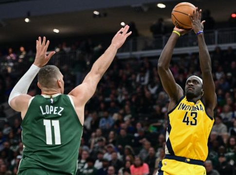 Μπακς – Πέισερς 108-125: «Διπλό» και 1-1