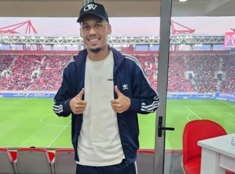 Γιατί βρέθηκε ο Φαμπίνιο στο Ολυμπιακός – Αρης και ο ρόλος του Τσιμίκα… (pics+vid)