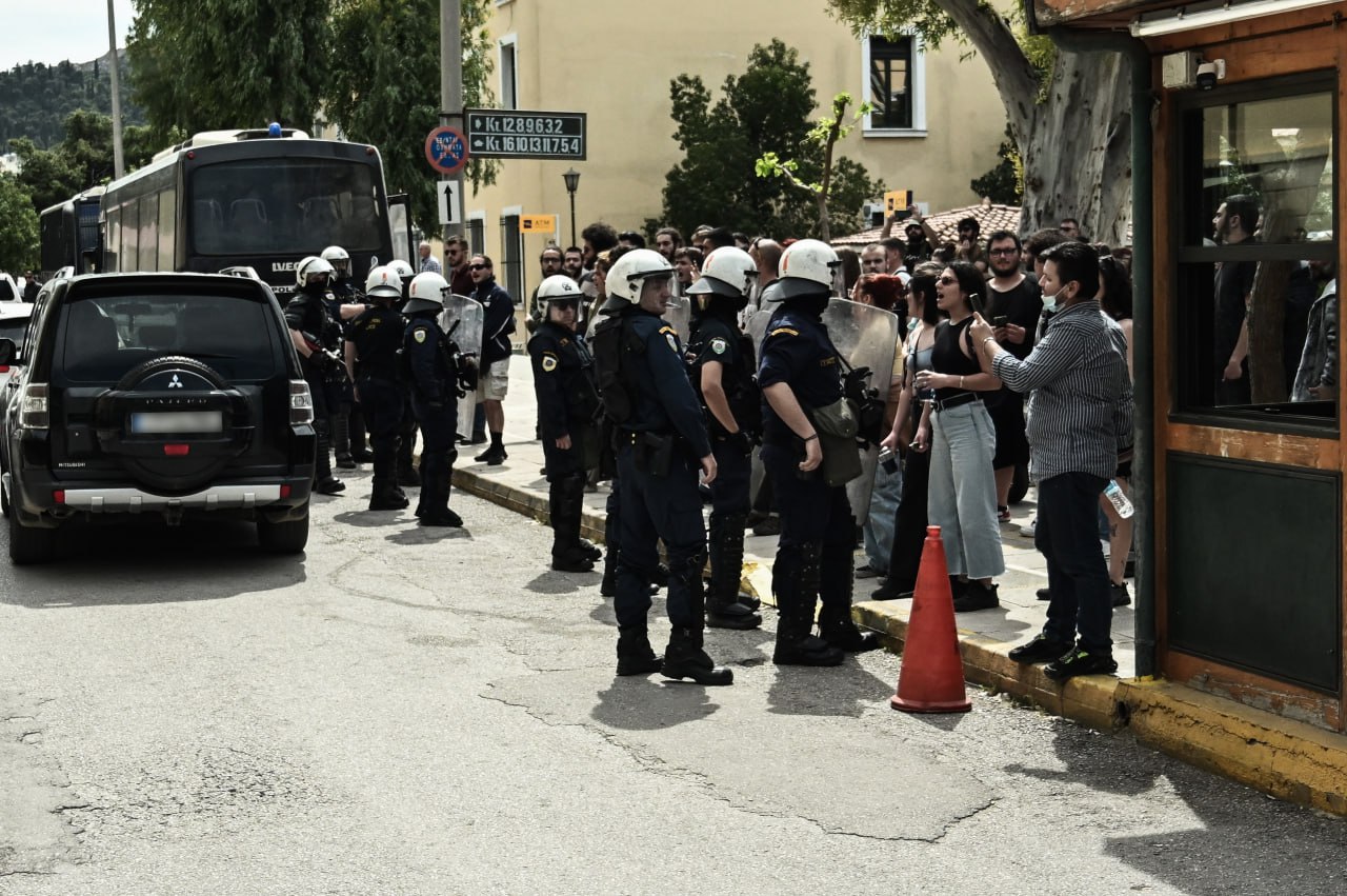 Ένταση στην Ευελπίδων – Στην ανακρίτρια ο δολοφόνος της 28χρονης Κυριακής