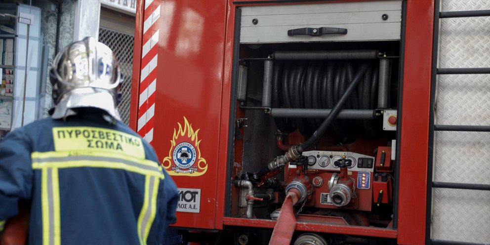 Πυρκαγιά σε διαμέρισμα στη Νέα Σμύρνη – Απεγκλωβίστηκε γυναίκα