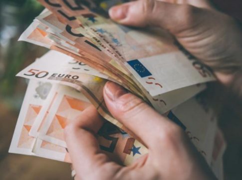 Συνταξιούχοι: Αυξήσεις έως 50.000 ευρώ για 15.000 δικαιούχους