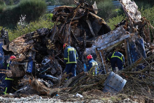 Τέμπη: Ισχυρές ενδείξεις μεταφοράς εύφλεκτης ουσίας – «Αλλοίωση της σκηνής του εγκλήματος»