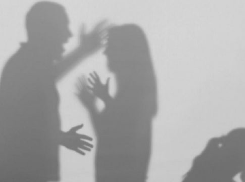 Επτά συλλήψεις για ενδοοικογενειακή βία και απειλή σε περιοχές της Δυτικής Ελλάδας