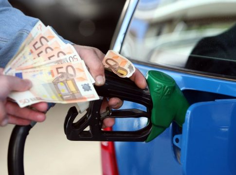 Πάσχα: Εκτοξεύονται οι τιμές των καυσίμων – Πού θα φτάσουν