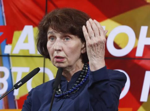 Παραμένει προκλητική η Σιλιάνοφσκα – «Σεβάστηκα τη Συμφωνία των Πρεσπών» λέει και πετά το μπαλάκι στην Ελλάδα