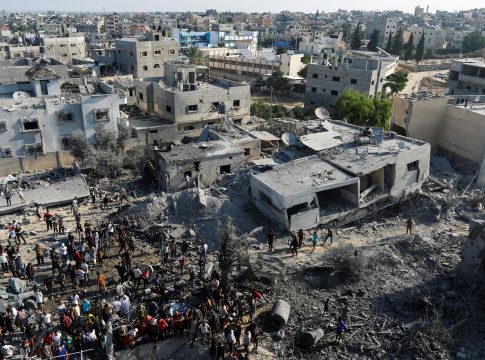 Απελευθέρωση ομήρων και σταδιακή αποχώρηση του Ισραήλ – Τι περιλαμβάνει η πρόταση που αποδέχτηκε η Χαμάς