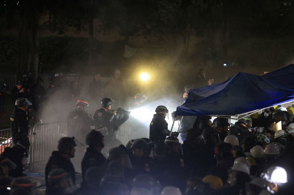 Άγριες συγκρούσεις της αστυνομίας με τους φοιτητές στο UCLA