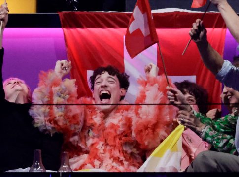 Το Nemo από την Ελβετία σήκωσε το κύπελλο της Eurovision – Η θέση της Ελλάδας