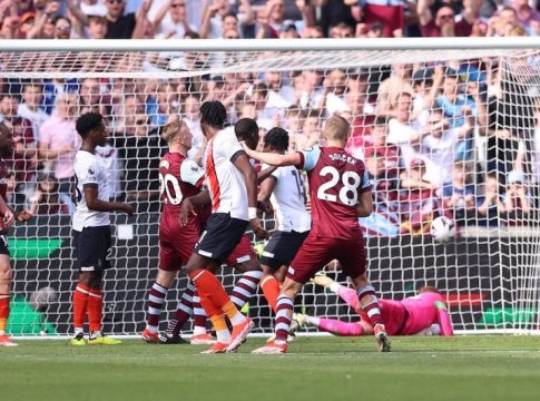 Έπεσε η Μπέρνλι (2-1), ήττα-καταδίκη για Λούτον (3-1)