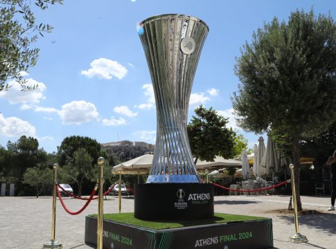 Δήμος Αθηναίων: Φεστιβάλ Φιλάθλων για το Conference League και ένα γιγάντιο Κύπελλο ύψους 2.5 μέτρων