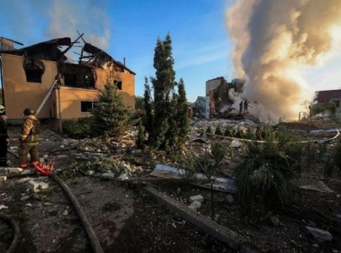 Ζελένσκι: Η απόκρουση της ρωσικής επίθεσης στο Χάρκοβο πρώτη προτεραιότητα του στρατού