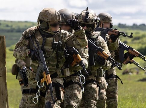 Ζαχάροβα: Η στρατιωτική άσκηση Steadfast Defender, ένδειξη ότι το ΝΑΤΟ ετοιμάζεται για σύγκρουση με τη Ρωσία