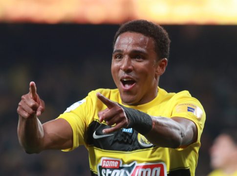 Ελίασον: «Ξέρω ότι υπάρχουν σύλλογοι που ενδιαφέρονται για μένα, αλλά το αφήνω στον ατζέντη μου και στην ΑΕΚ»