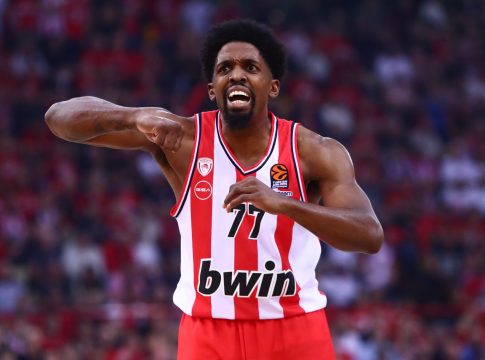 ΜακΚίσικ: «Λατρεύω να παίζουμε με την πλάτη στον τοίχο»