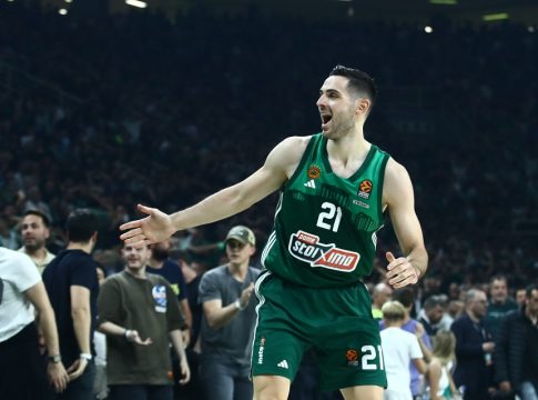 Παπαπέτρου: «Περάσαμε πολλά, αλλά ο Παναθηναϊκός είναι και πάλι στην κορυφή» (pic, vid)