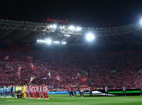 Ο αμοιβαίος σεβασμός των οπαδών του Ολυμπιακού και της Άστον Βίλα (vid)