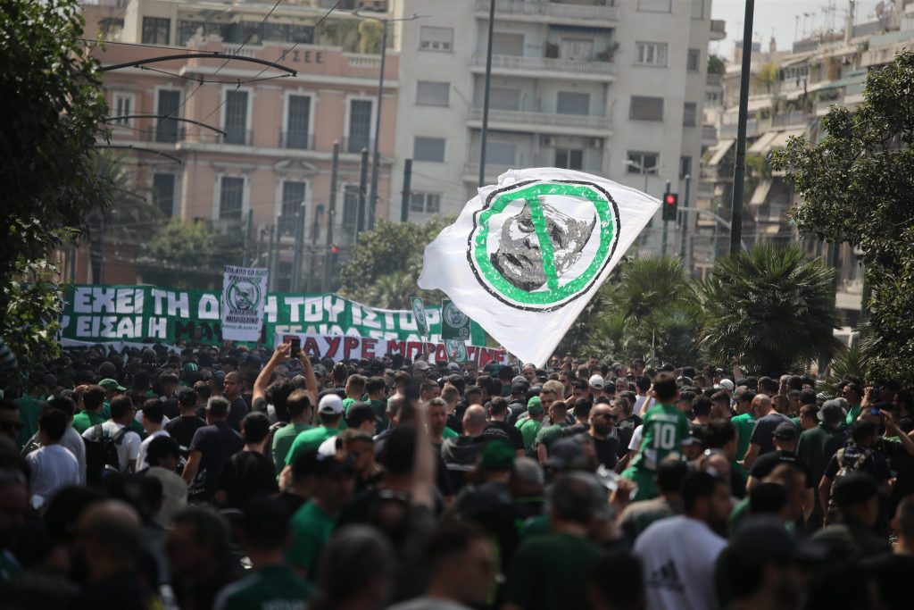 Χιλιάδες οπαδοί του Παναθηναϊκού στο συλλαλητήριο κατά του Γιάννη Αλαφούζου (pics)