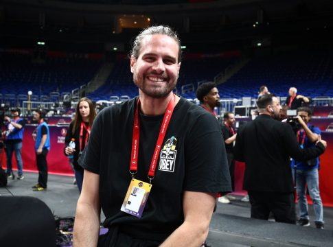 Conference League: Ο Γιώργος Μπόγρης στην Νέα Φιλαδέλφεια για τον μεγάλο τελικό (pics)