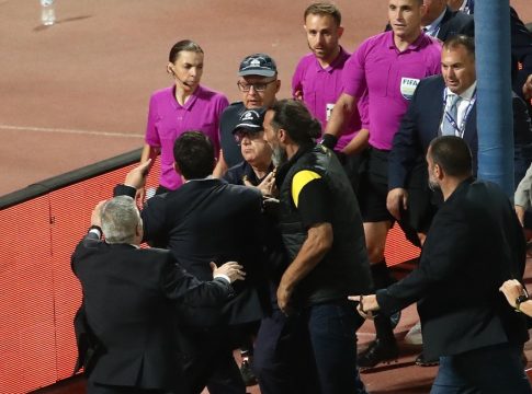 Το άνανδρο «ντου» του Καρυπίδη κάνει τον γύρο του κόσμου – «Η Φραπάρ δέχθηκε επίθεση στην Ελλάδα» (pics)