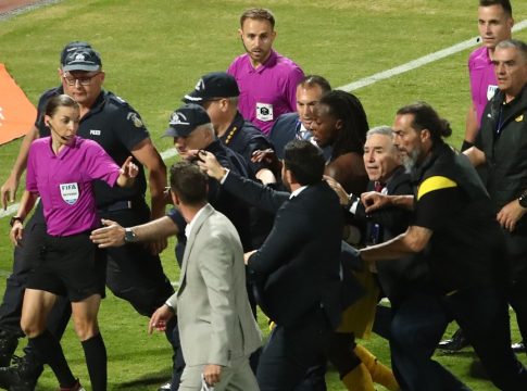 Η ένωση διαιτητών Γαλλίας στηρίζει τη Φραπάρ μετά τον τελικό Κυπέλλου Ελλάδος