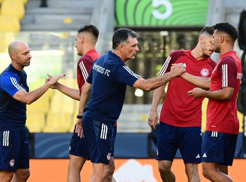 Πάνοπλος στον τελικό του Europa Conference League ο Ολυμπιακός (pic)