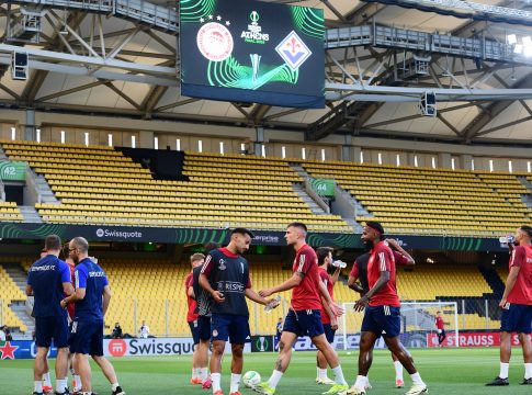 UEFA: «Οι Έλληνες που έχετε μπλε εισιτήριο απαγορεύεται να φοράτε ρουχισμό άλλης ομάδας εκτός από της Φιορεντίνα»