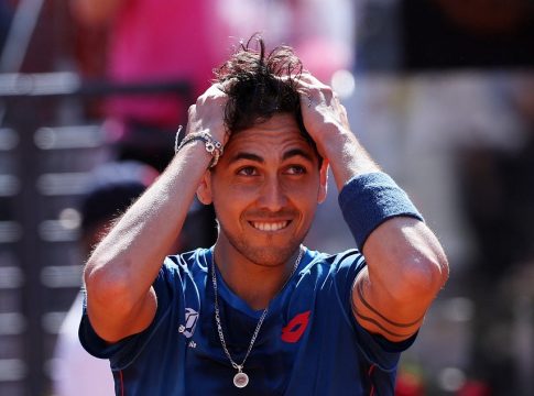 Ο Ταμπίλο «σόκαρε» τον Τζόκοβιτς και τον… πέταξε εκτός του τουρνουά της Ρώμης (2-0, vid)