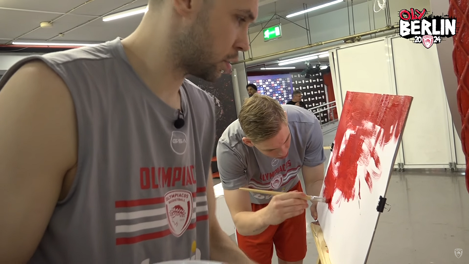 Ρεσιτάλ… ζωγραφικής από τους παίκτες του Ολυμπιακού ενόψει Final-4 (vid)
