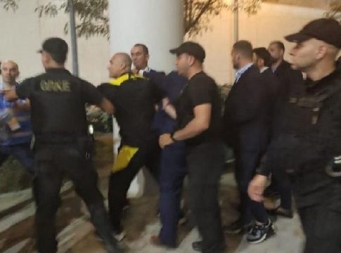 Αίσχη Καρυπίδη και στα αποδυτήρια!