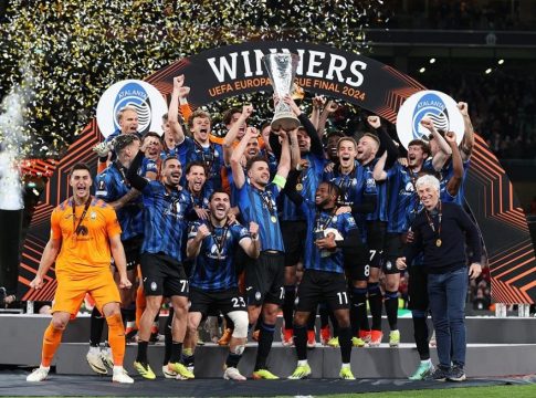 Η απονομή του τροπαίου στην Αταλάντα (vid)